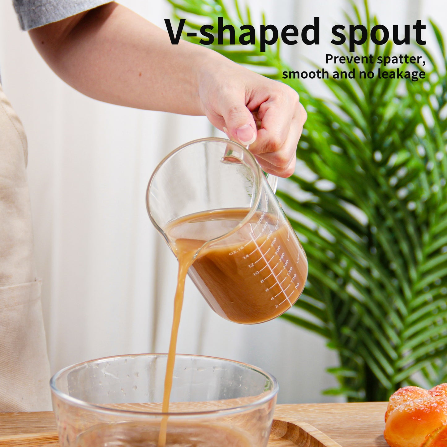 77L Glass Measuring Cup, [Insulated handle, V-Shaped Spout], High Borosilicate Glass Measuring Cup for Kitchen or Restaurant, Easy To Read, 500 ML (0.5 Liter, 2 Cup)